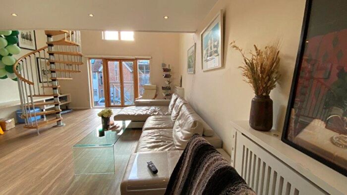 2 Bedroom Flat To Rent In Emperor Court, Canterbury Ref -, CT1