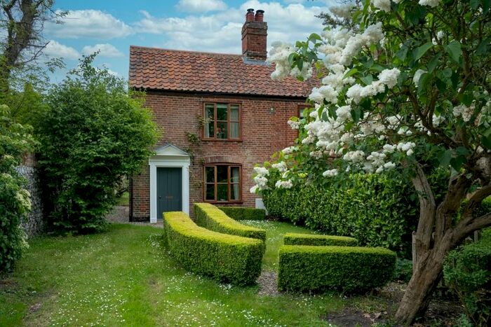 2 Bedroom Semi-Detached House For Sale In The Street, Somerleyton, NR32