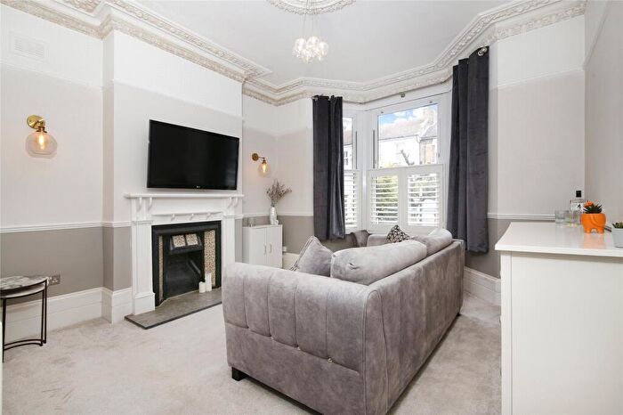 1 Bedroom Apartment For Sale In Delafield Road, Charlton, SE7