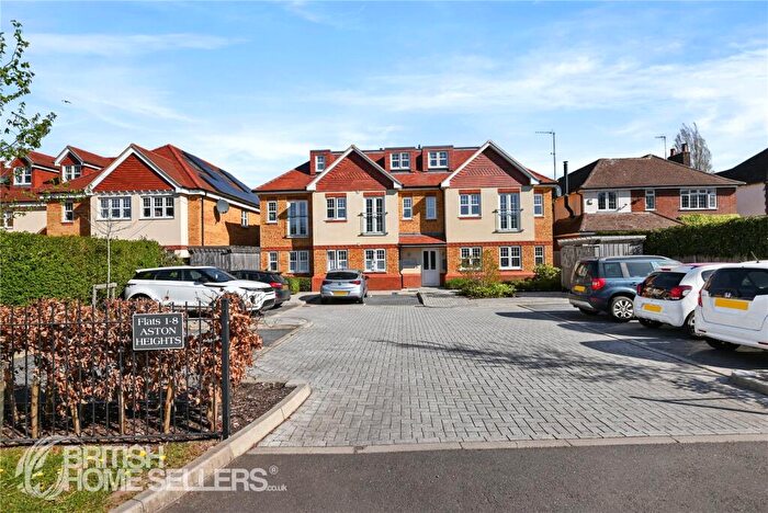 2 Bedroom Apartment For Sale In London Road, Aston Clinton, Aylesbury, Buckinghamshire, HP22