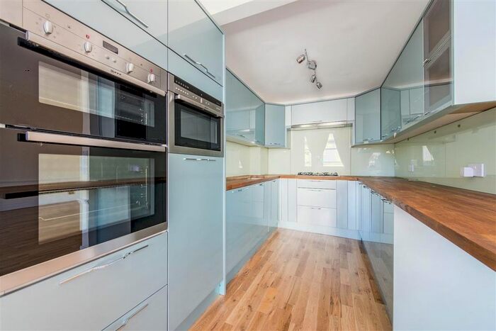 3 Bedroom Flat To Rent In Queen's Gate Gardens, SW7