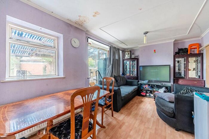 3 Bedroom Semi Detached House For Sale In Southdown Crescent, South Harrow, Harrow, HA2