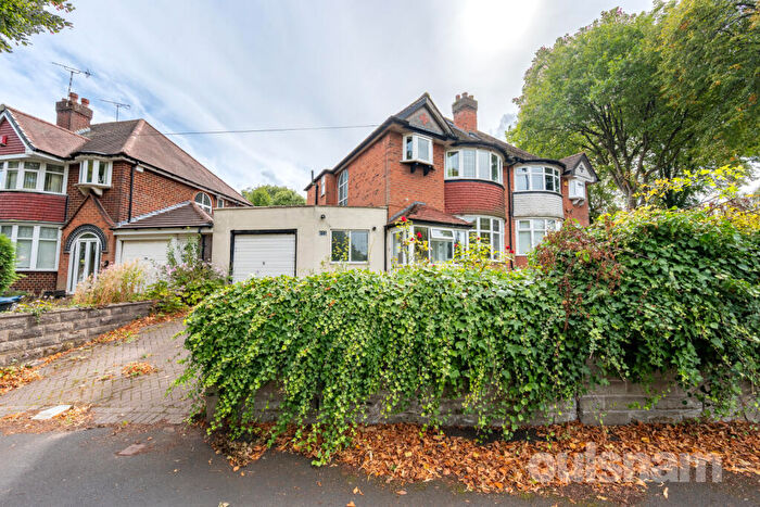 3 Bedroom Semi-Detached House For Sale In Hagley Road West, Quinton, Birmingham, B32