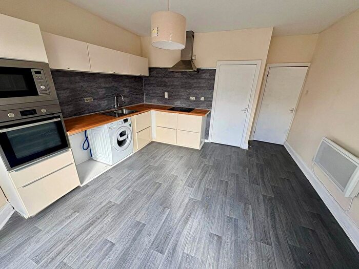 1 Bedroom Flat To Rent In Dartmouth Road, Paignton, TQ4