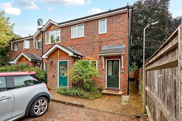 2 Bedroom Maisonette For Sale In Wilberforce Mews, Maidenhead, SL6