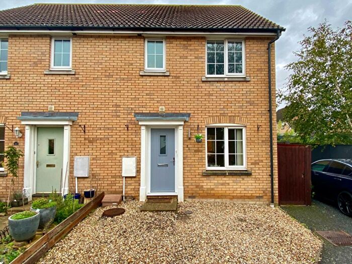 3 Bedroom Semi-Detached House To Rent In Shearwater Way, Stowmarket, IP14