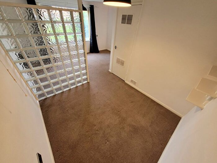 1 Bedroom Flat To Rent In Pembroke Court, Manchester, M27