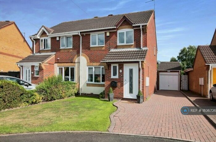 3 Bedroom Semi-Detached House To Rent In Haines Close, Tipton, DY4