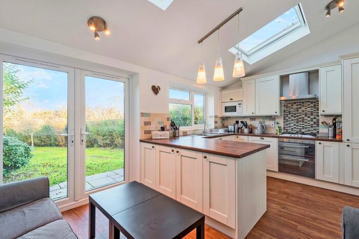 5 Bedroom Semi-Detached House To Rent In Ashenden Road, Guildford, GU2