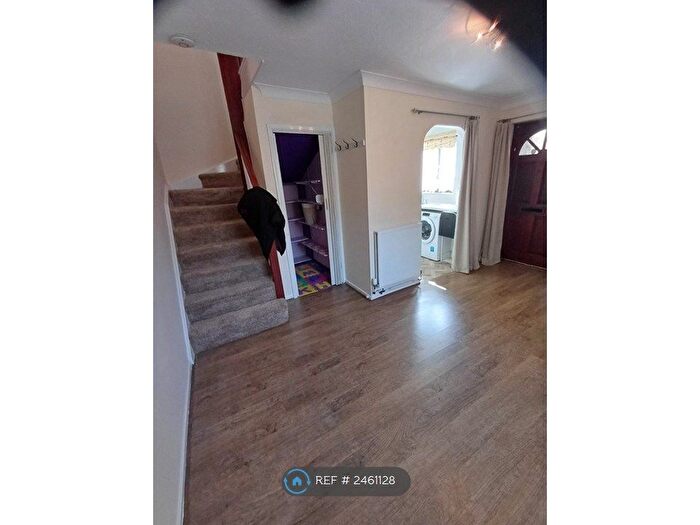 1 Bedroom Terraced House To Rent In Holden Close, Dagenham, RM8