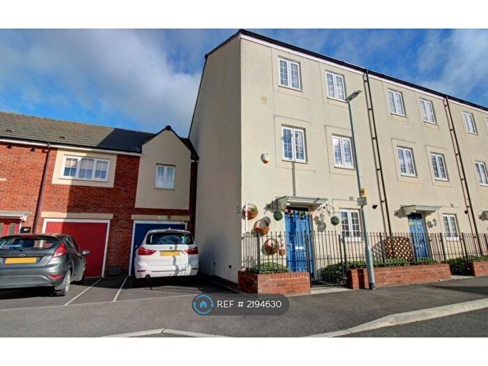 4 Bedroom Terraced House To Rent In Clapham Close, Swindon, SN2
