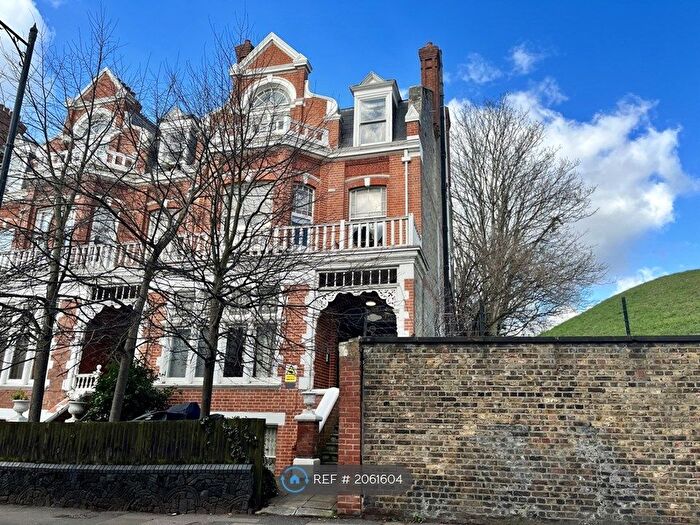 Studio To Rent In Hornsey Lane, London, N6