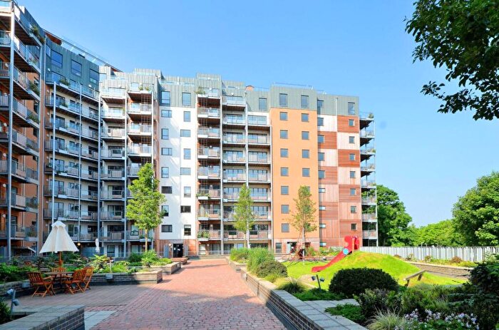 3 Bedroom Flat To Rent In Seren Park Gardens, Blackheath, London, SE3