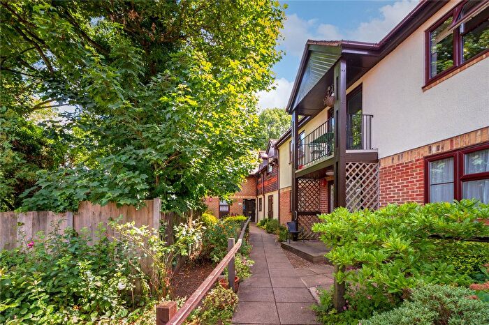 2 Bedroom Flat For Sale In Watling Street, Radlett, Hertfordshire, WD7