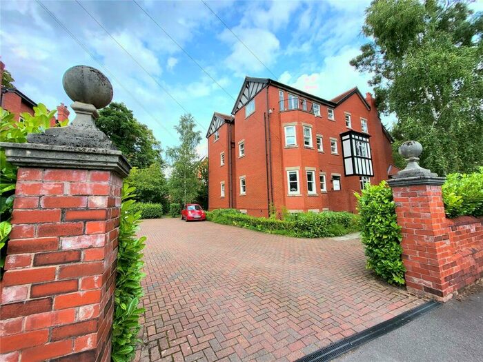 3 Bedroom Flat To Rent In Wilmslow Road, Didsbury, Manchester, M20