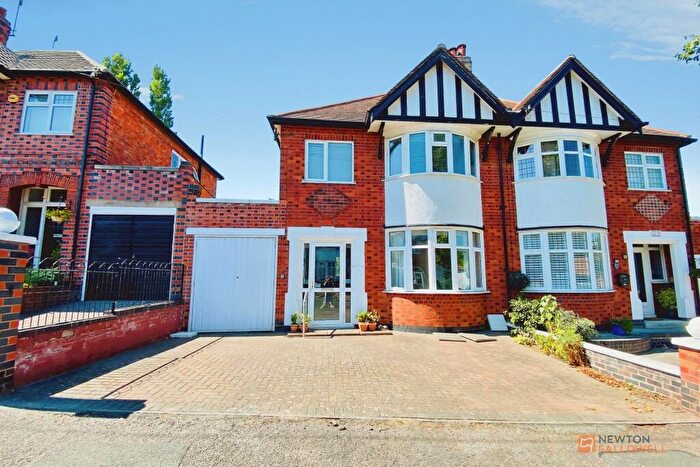 3 Bedroom Semi Detached House For Sale In Ainsdale Road, Leicester, LE3