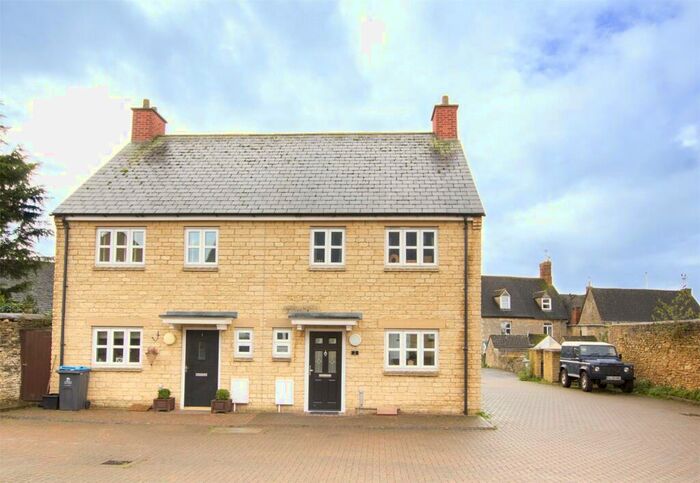 3 Bedroom Semi-Detached House To Rent In Butchers Court, Witney, Oxfordshire, OX28