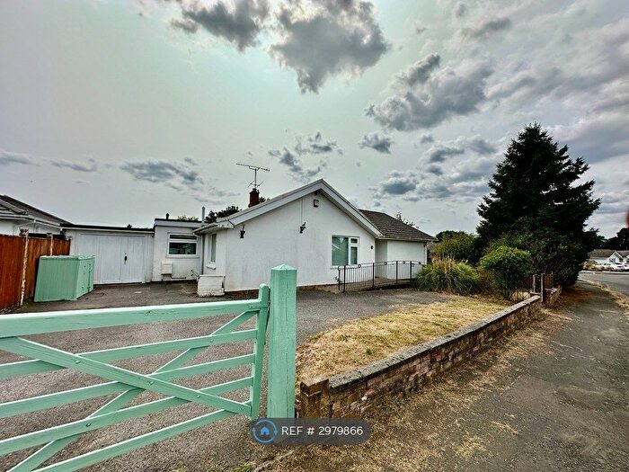 3 Bedroom Bungalow To Rent In Beacon Park Crescent, Poole, BH16