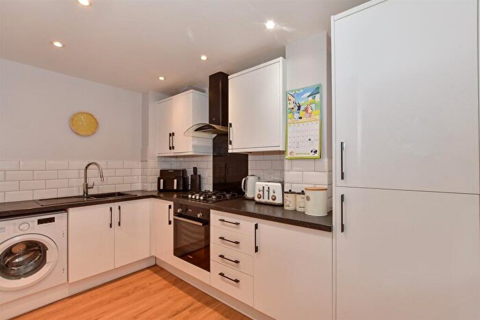 2 Bedroom Apartment For Sale In Clifford Way, Maidstone, Kent, ME16