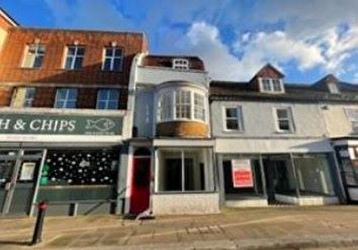 2 Bedroom Flat For Sale In Flat, Guildford Street, Chertsey, Surrey, KT16