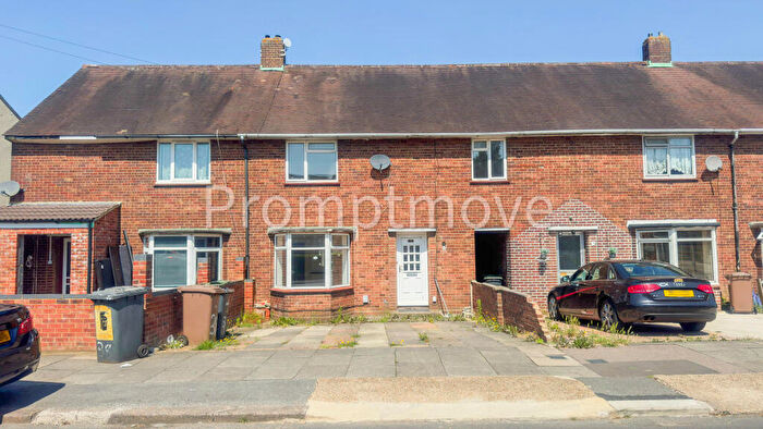 3 Bedroom Terraced House To Rent In Longcroft Road Luton, LU1