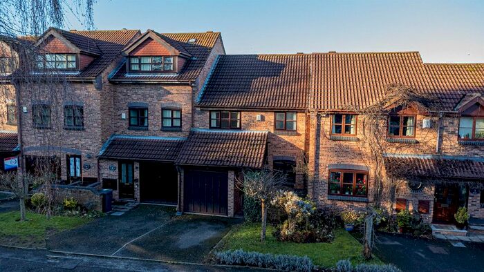 3 Bedroom Mews To Rent In Birchdale Road, Appleton, Warrington, WA4
