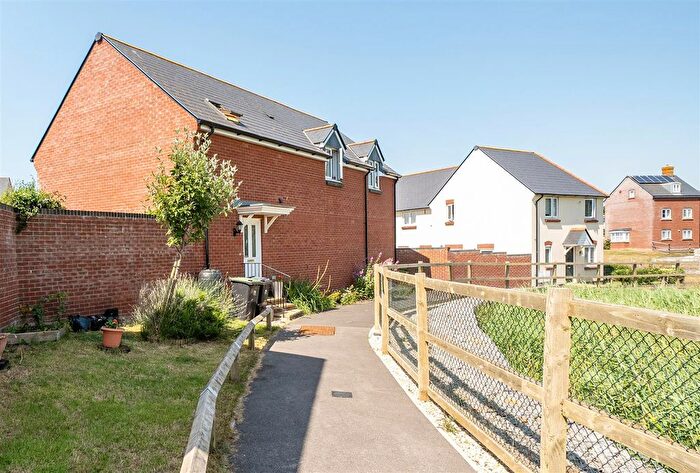 3 Bedroom Detached House For Sale In Orchard Way, Weymouth, DT4