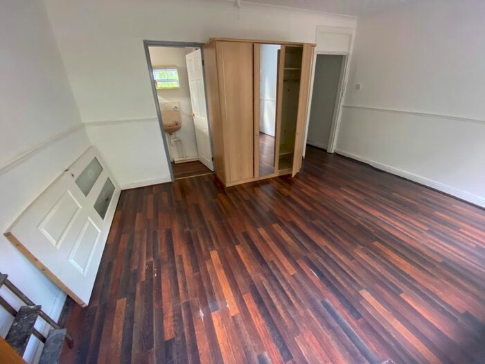 2 Bedroom Flat To Rent In St Annes Road, Willenhall WV13