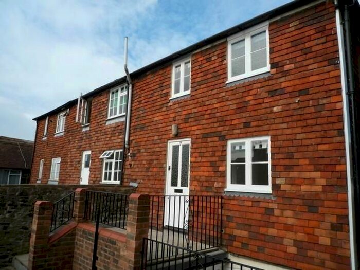 2 Bedroom Flat To Rent In London Road, Sevenoaks, TN13