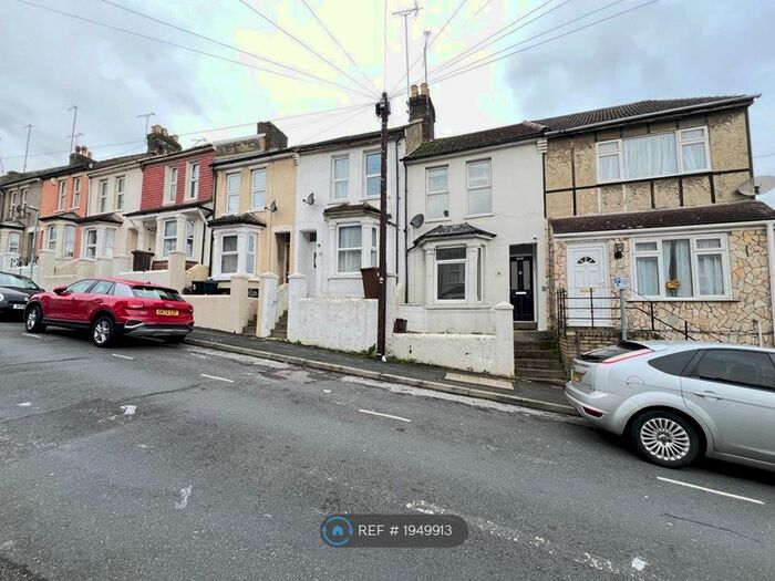 2 Bedroom Terraced House To Rent In Corporation Road, Gillingham, ME7