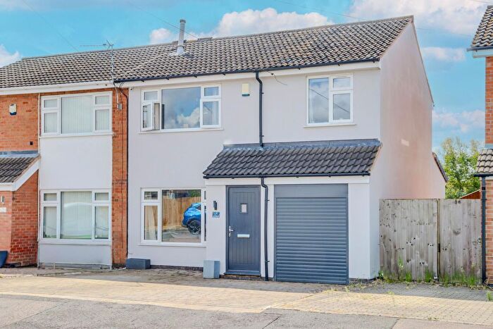 3 Bedroom Semi-Detached House For Sale In Oak Road, Littlethorpe, LE19