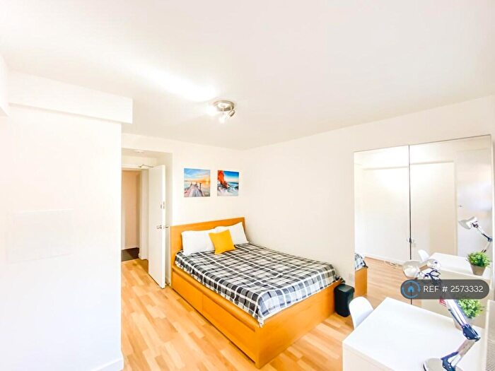 6 Bedroom Terraced House To Rent In Capstan Square, London, E14