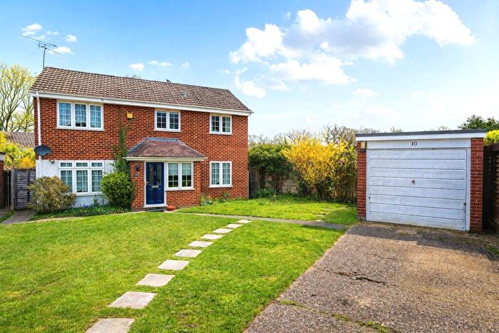 4 Bedroom Detached House For Sale In Belvoir Close, Frimley, Camberley, Surrey, GU16