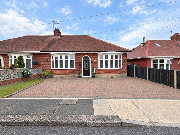 2 Bedroom Semi-detached Bungalow For Sale In Gifford Square, Sunderland, SR4