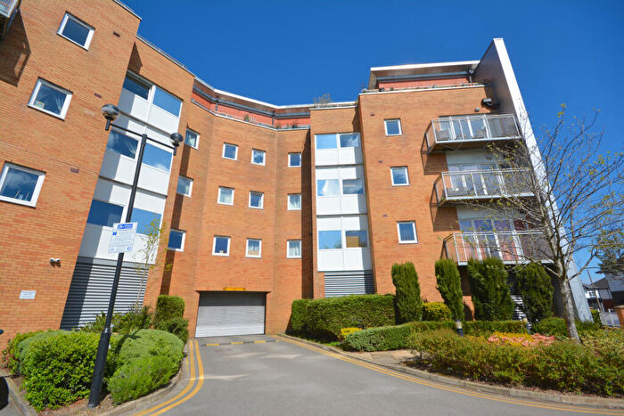 2 Bedroom Apartment To Rent In Bury Old Road, M45