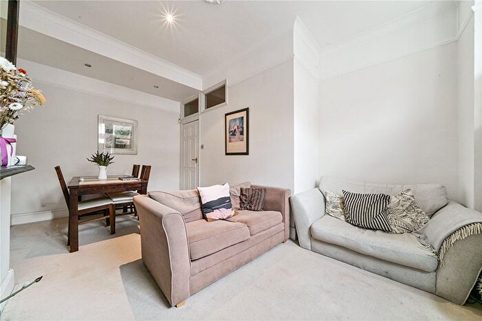 2 Bedroom Flat To Rent In Gaskarth Road, Clapham South, SW12