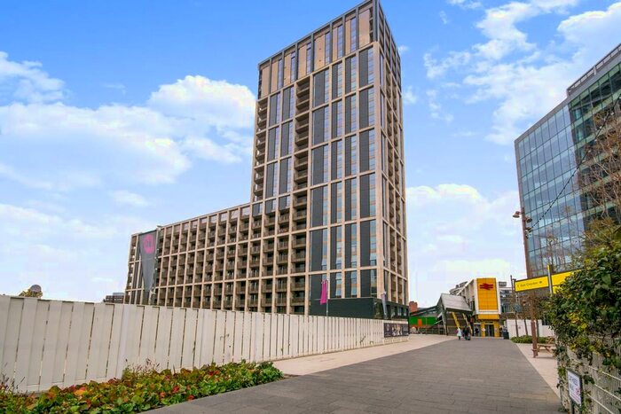 2 Bedroom Flat To Rent In Caithness Walk, East Croydon, Croydon, CR0