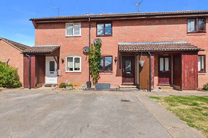 2 Bedroom Terraced House For Sale In Alderfield Close, Theale, Reading, Berkshire, RG7