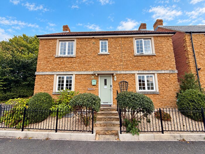 4 Bedroom Detached House For Sale In Alvington Fields, Yeovil, Somerset, BA22
