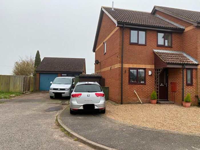 3 Bedroom Semi-Detached House For Sale In Wingfield Meadows, IP14