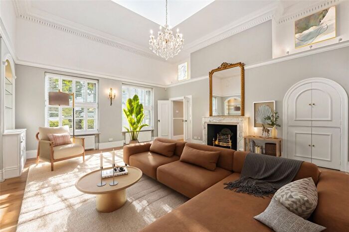 3 Bedroom Country House To Rent In The Keir, West Side Common, London, SW19