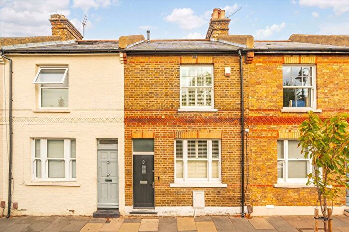 4 Bedroom Property For Sale In Mattock Lane, Northfields, W13