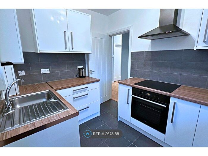 2 Bedroom Maisonette To Rent In Otterburn Gardens, Isleworth, TW7