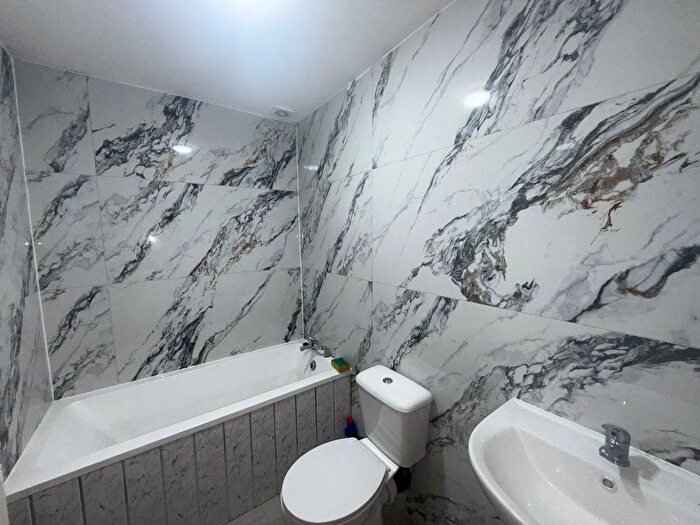 2 Bedroom Flat To Rent In Redhouse Street, Walsall, WS1