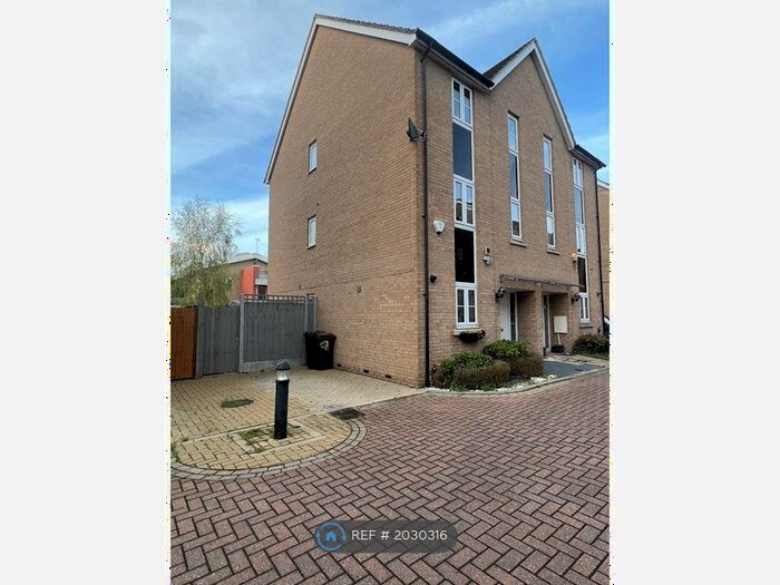 4 Bedroom Semi-Detached House To Rent In Dorrington Close, Barking, IG11