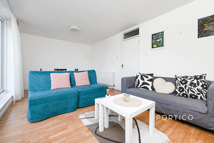 3 Bedroom Apartment To Rent In Hoxton Street, N1