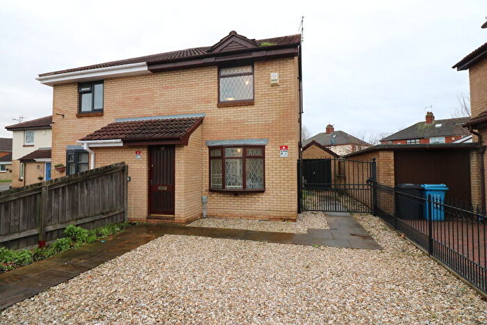 3 Bedroom Semi Detached House To Rent In Millers Walk, HU5