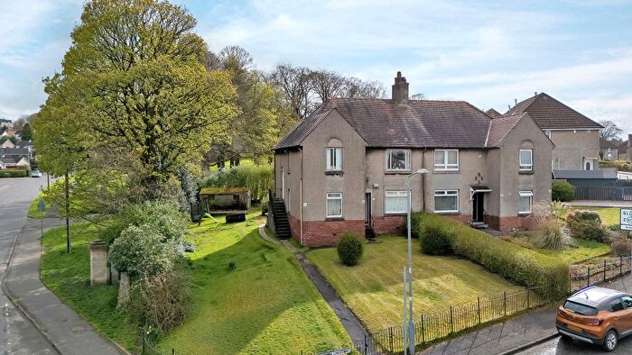 3 Bedroom Flat For Sale In Levern Crescent, Barrhead, Glasgow, East Renfrewshire, G78