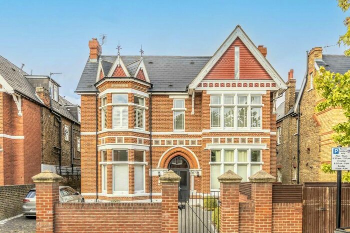 2 Bedroom Flat To Rent In Hamilton Road, London, W5