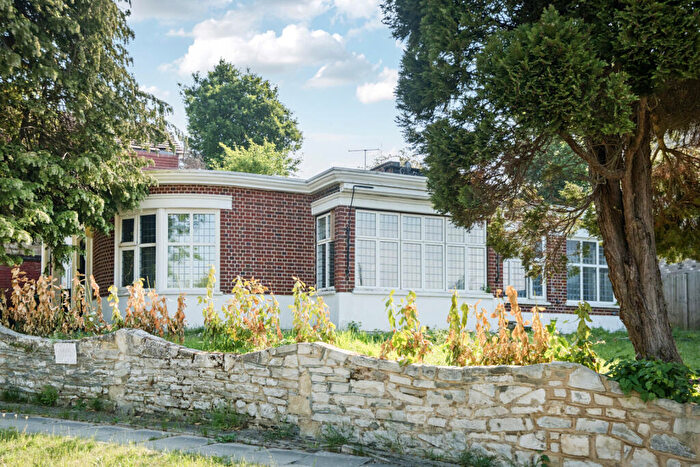 3 Bedroom Bungalow For Sale In Hillbrow Road, Bromley, BR1